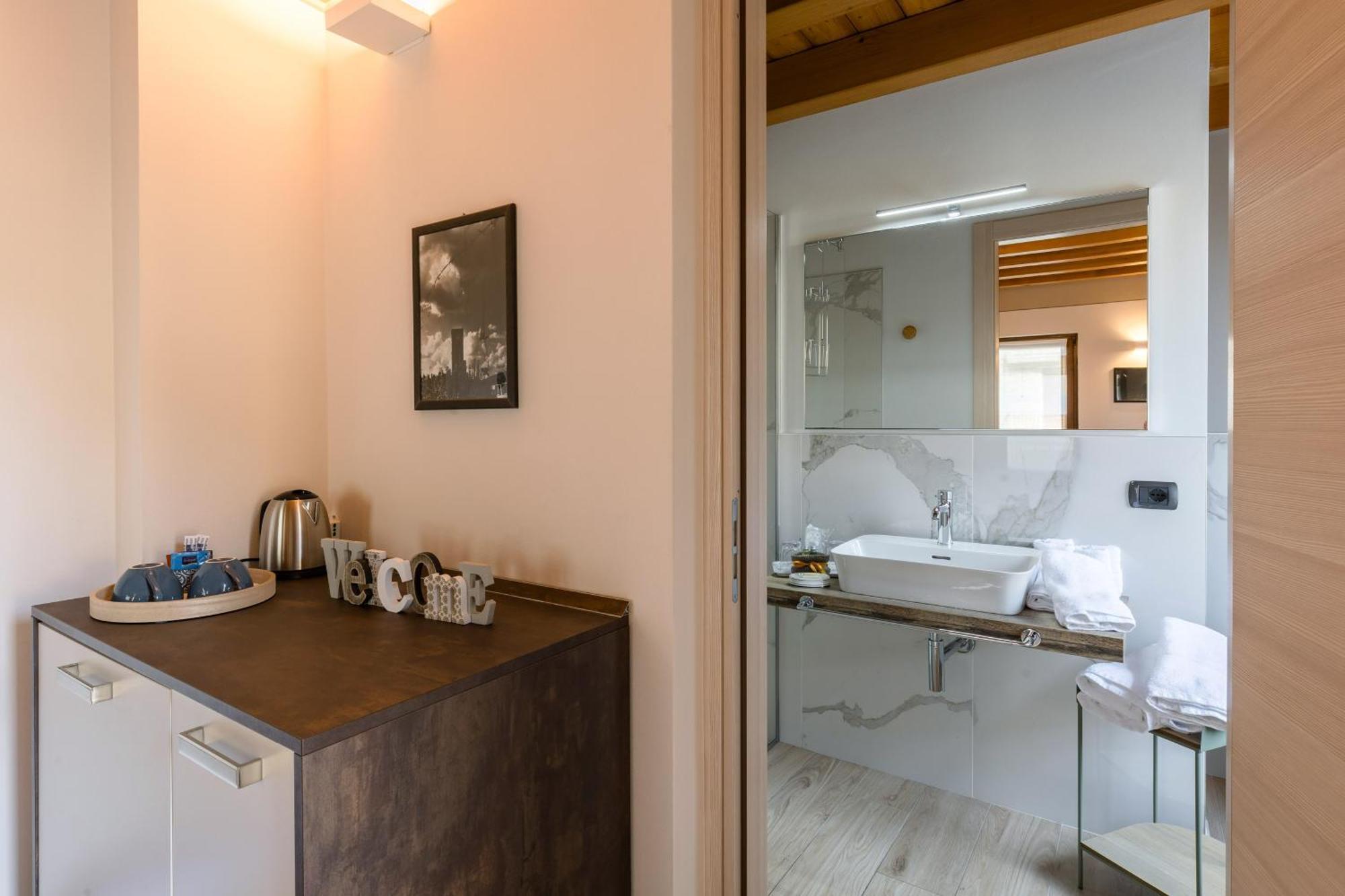 Bed and Breakfast Charming Сірміоне Екстер'єр фото