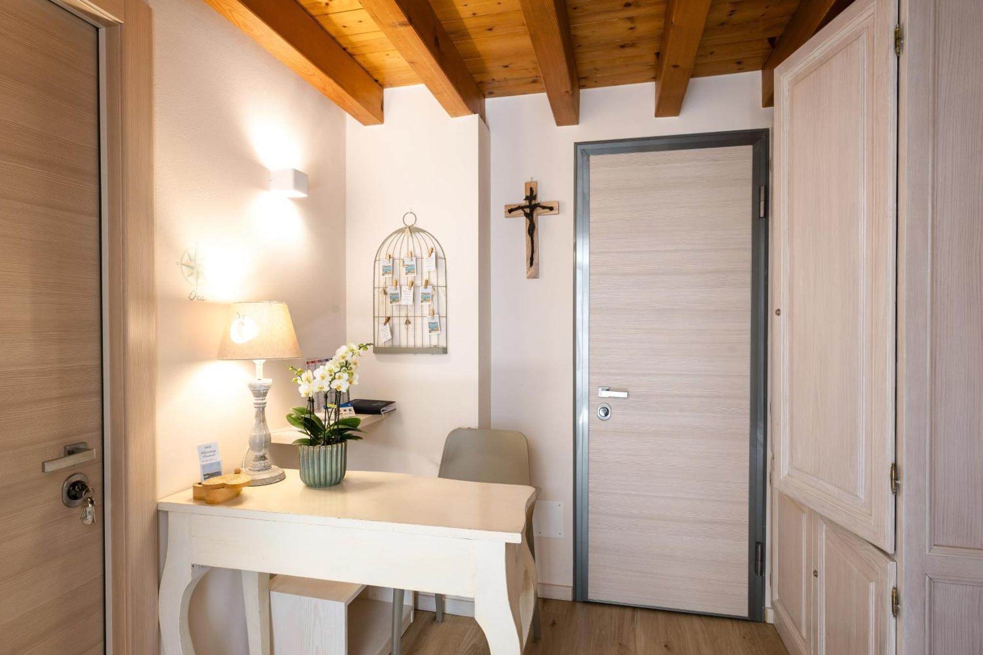 Bed and Breakfast Charming Сірміоне Екстер'єр фото